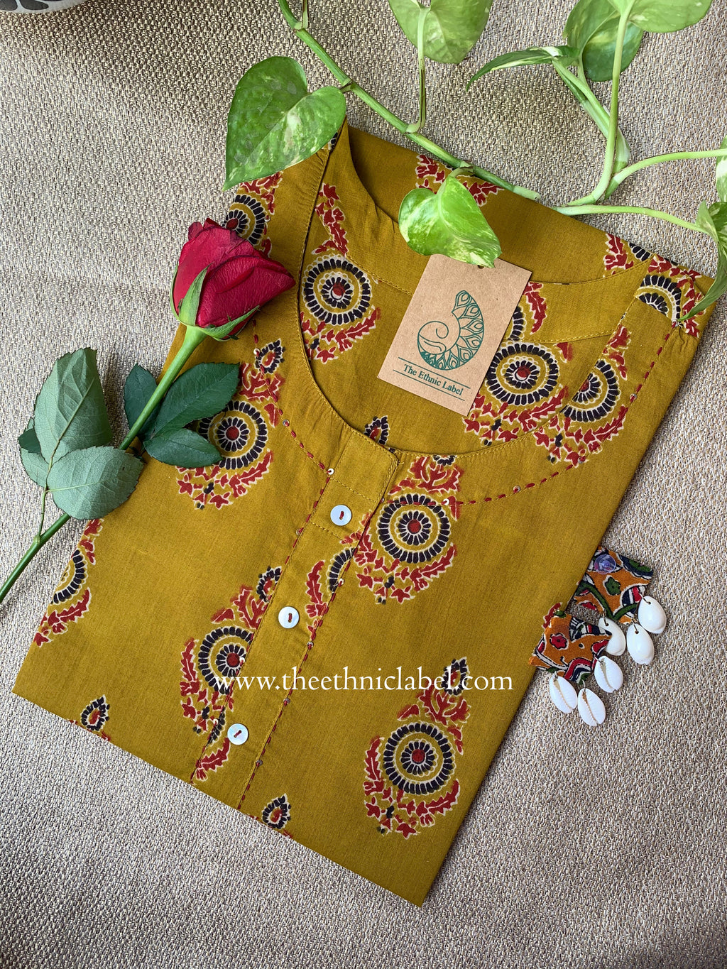 "Tushi" Boota Cotton kurta- S