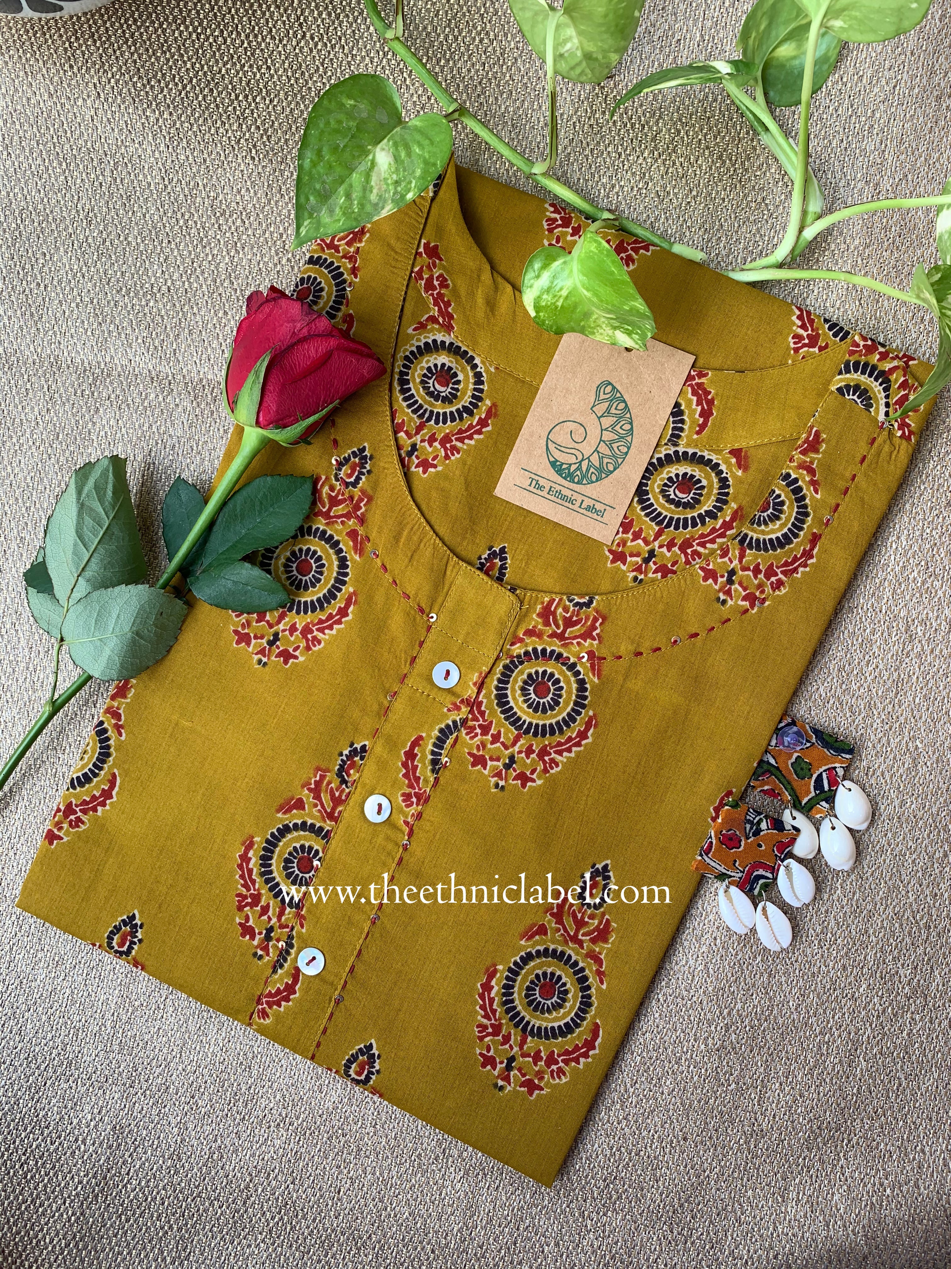 "Tushi" Boota Cotton kurta- S