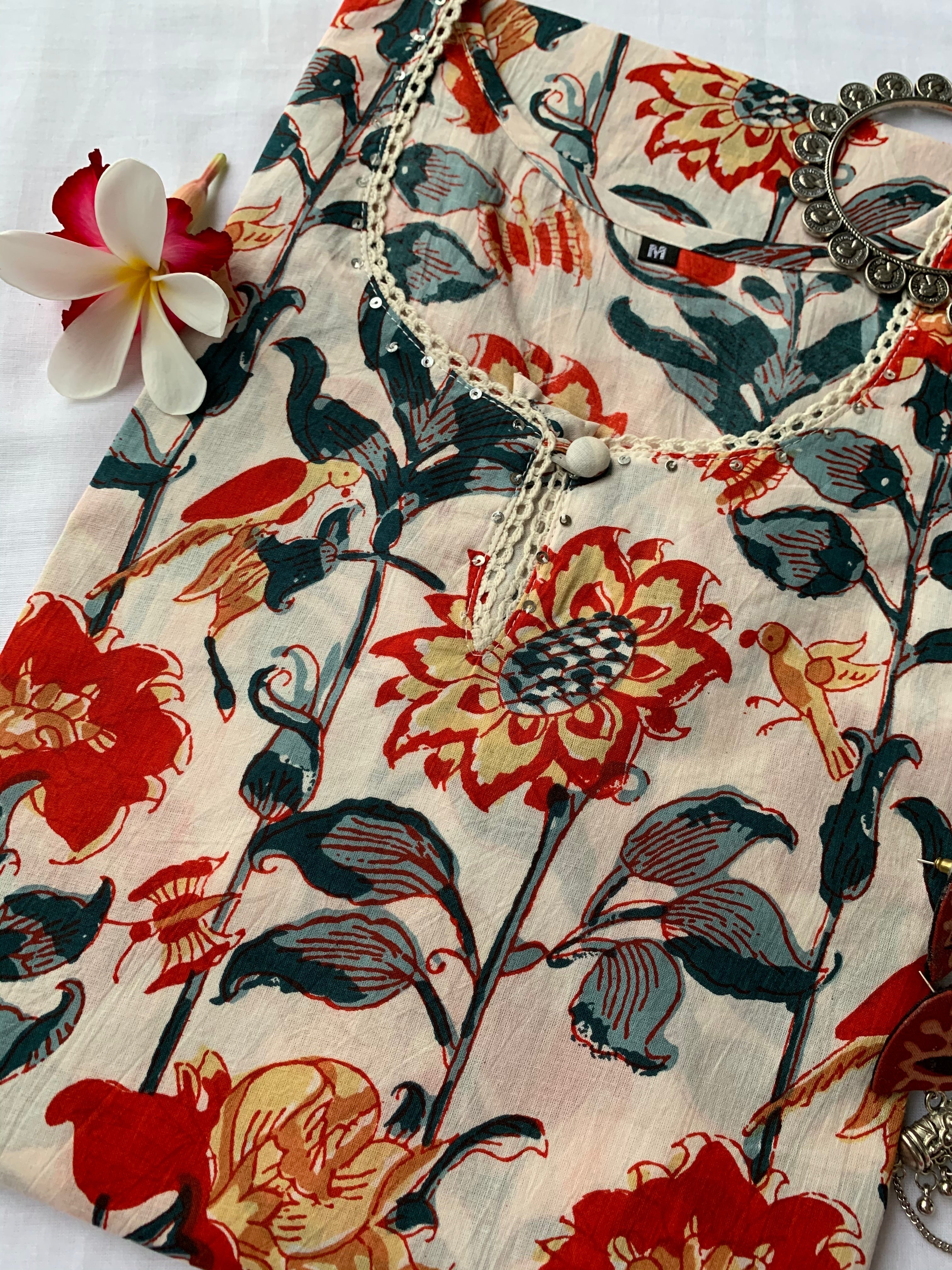 Cream Floral Bird Cotton Kurta - S