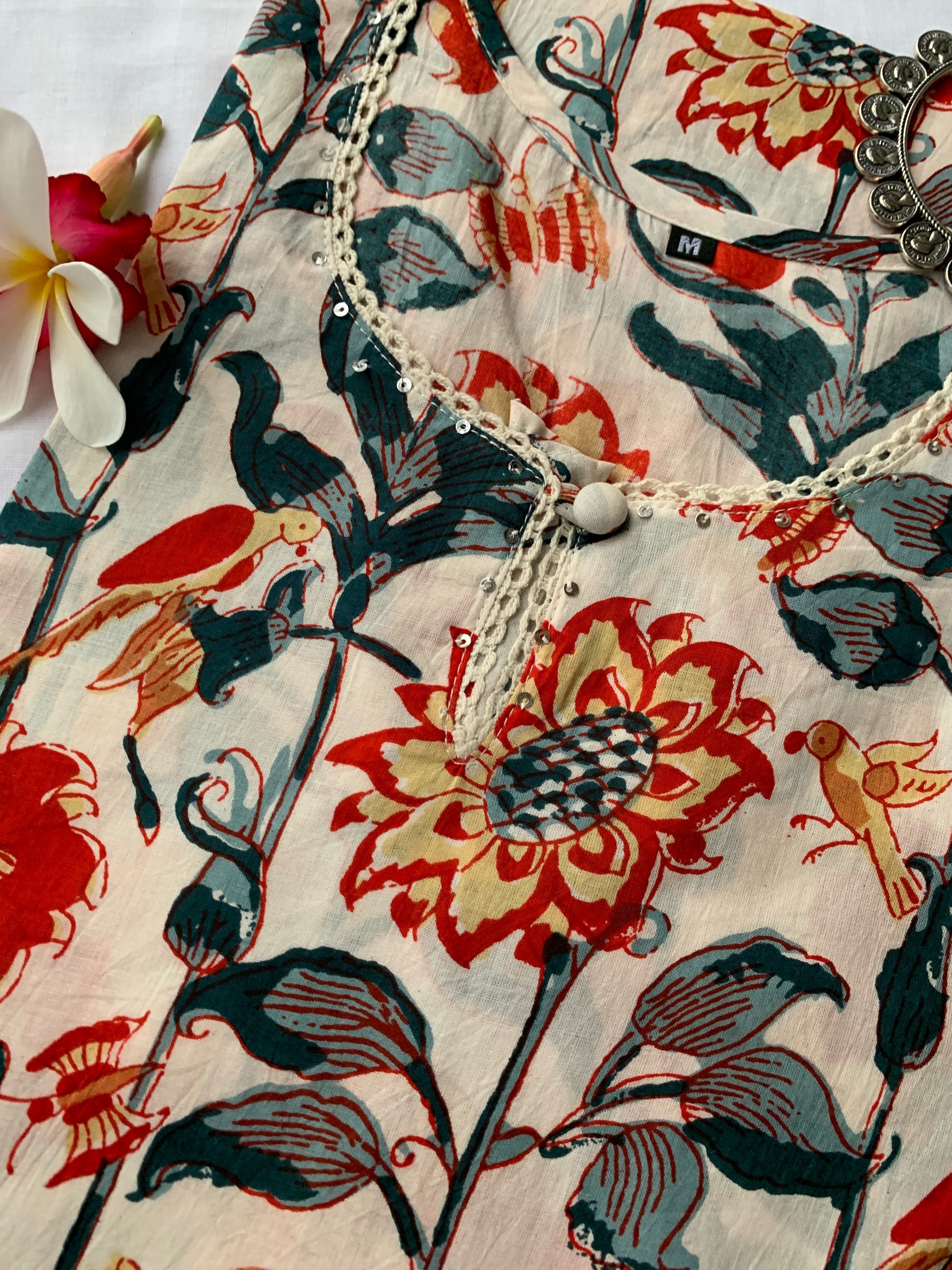 Cream Floral Bird Cotton Kurta - S