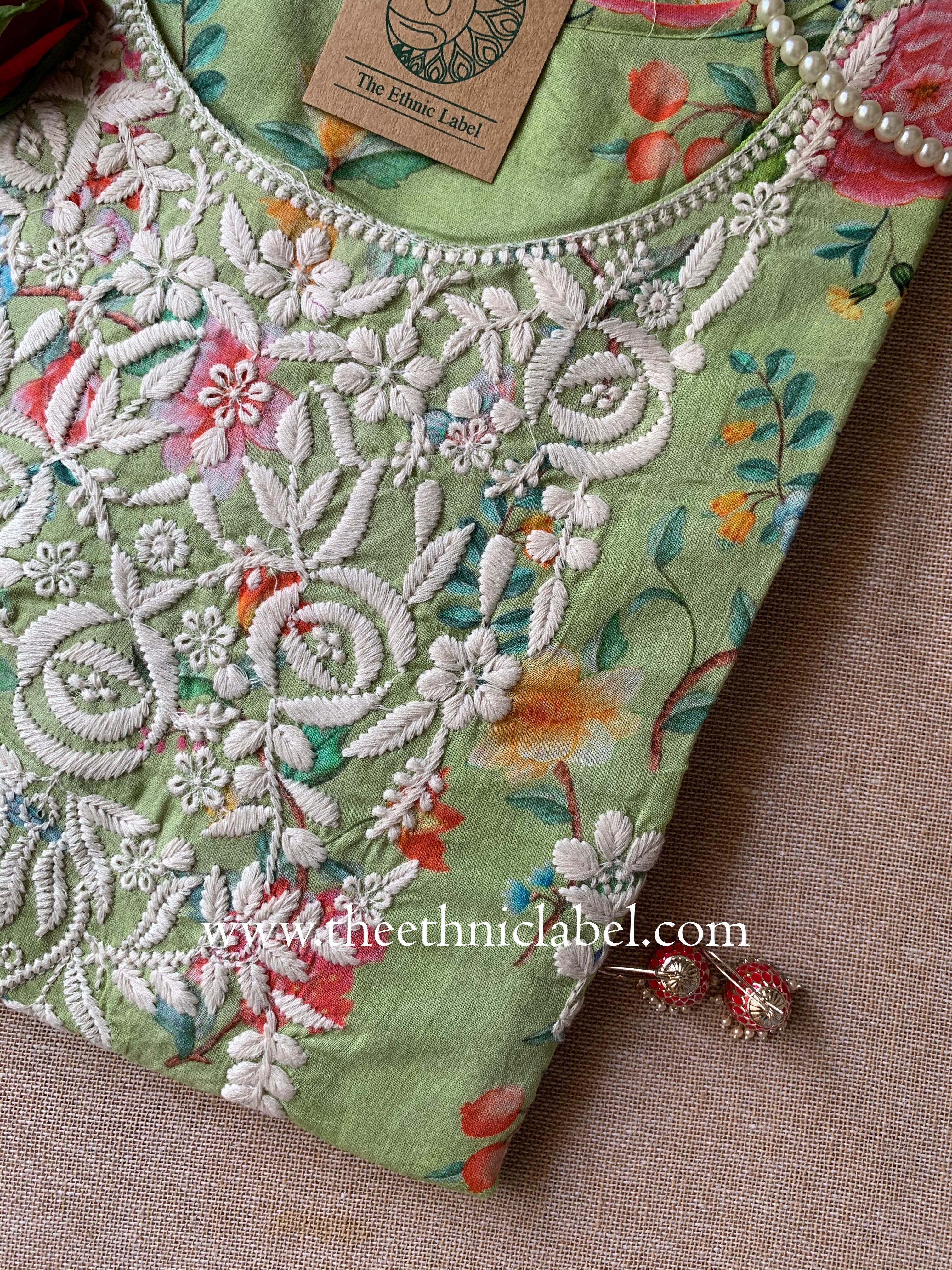 "Nandita" Chikankari Floral Cotton kurta - S